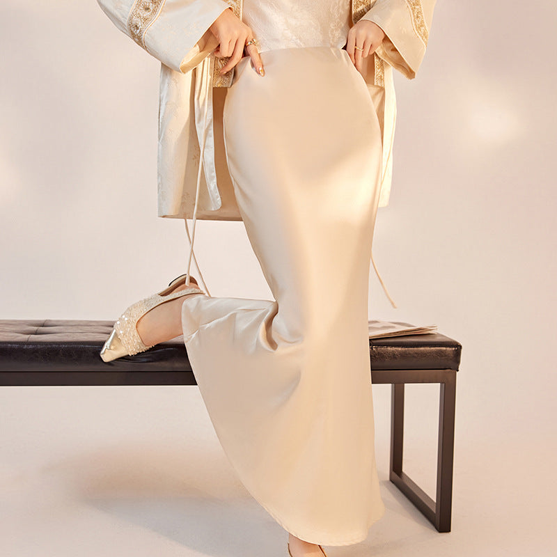 The Masterful Art of Silk and Embroidery in Aurelle’s Luxury Fashion